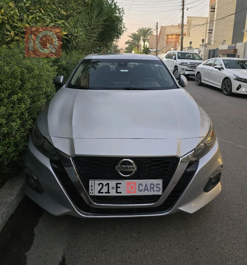 نيسان ألتيما